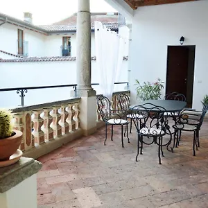 Maghetti - Modernized Flat In Historic Palazzo In The Center Of Appartement